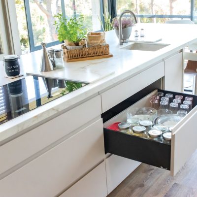 cajon extraible blanco y negro